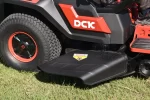 Akumuliatorinis nulinio apsisukimo vejos traktorius 58V, 106 cm, DCK (1 x 40Ah + 2 x 7,5Ah  akumuliatoriai ir įkroviklis) - Image 11