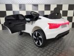 Children's car Audi E-Tron 12 volt white - Image 5