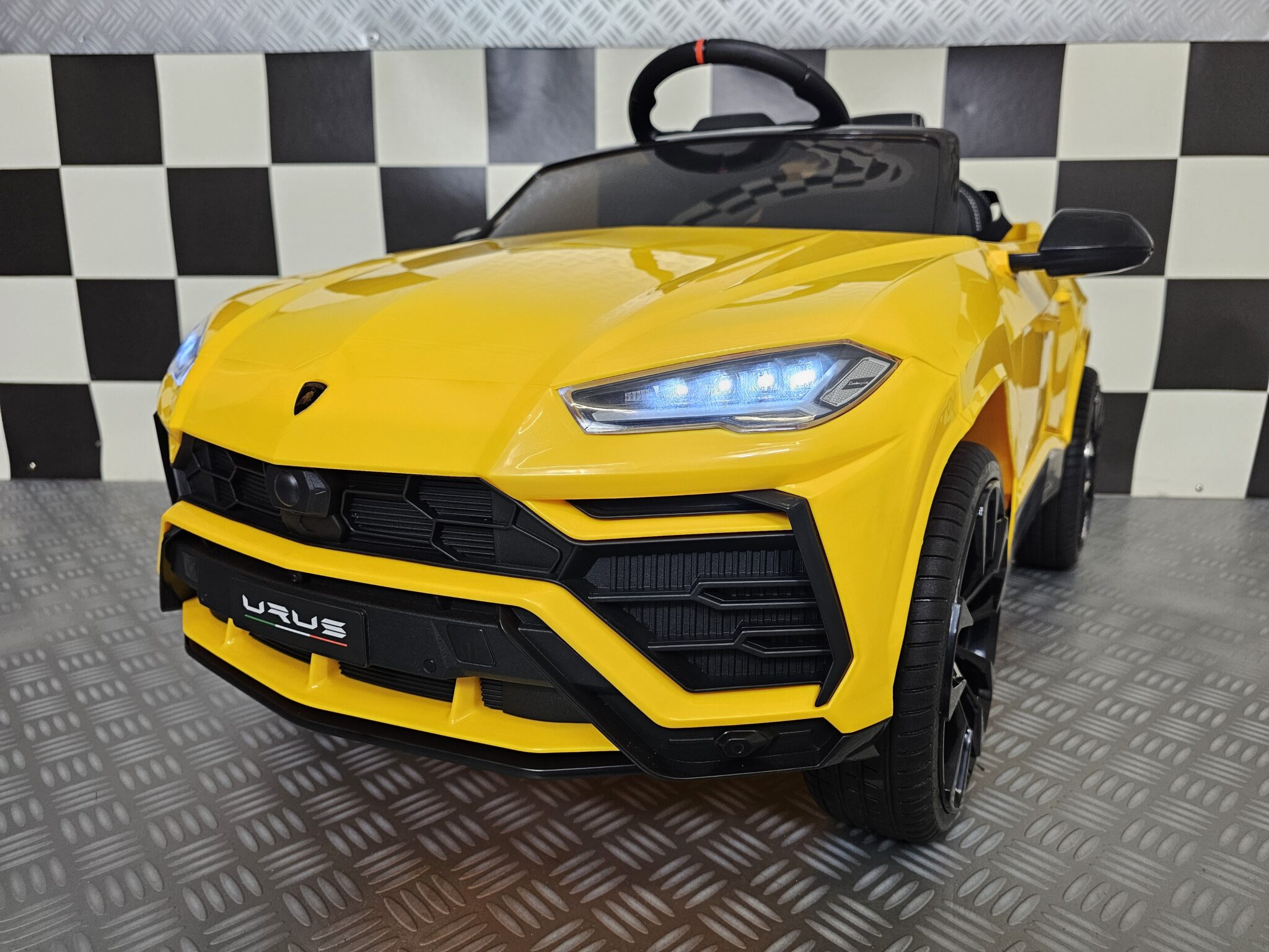 Elektrische-kinderauto-Lamborghini-Urus-geel Electric children's car Lamborghini Urus 12 volt yellow - Image 1