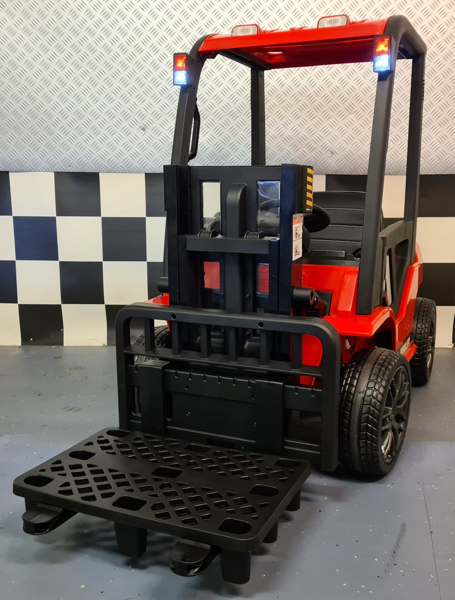 Kinder-heftruck-rood-1 Children heftruck with remote control red - Image 1