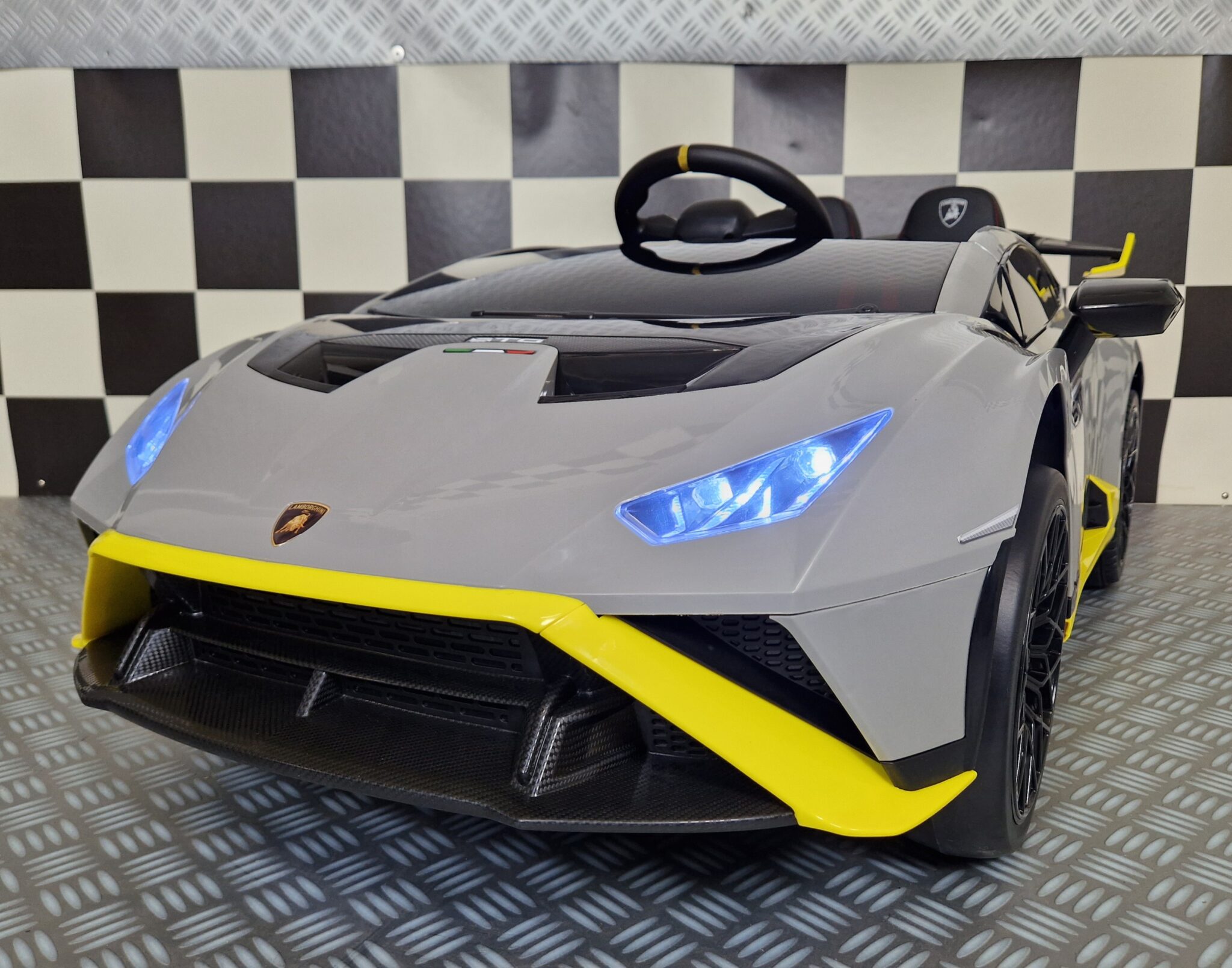 Kinderauto-Lamborghini-huracan-STO-drift Kids car Lamborghini Huracan STO drift - Image 1