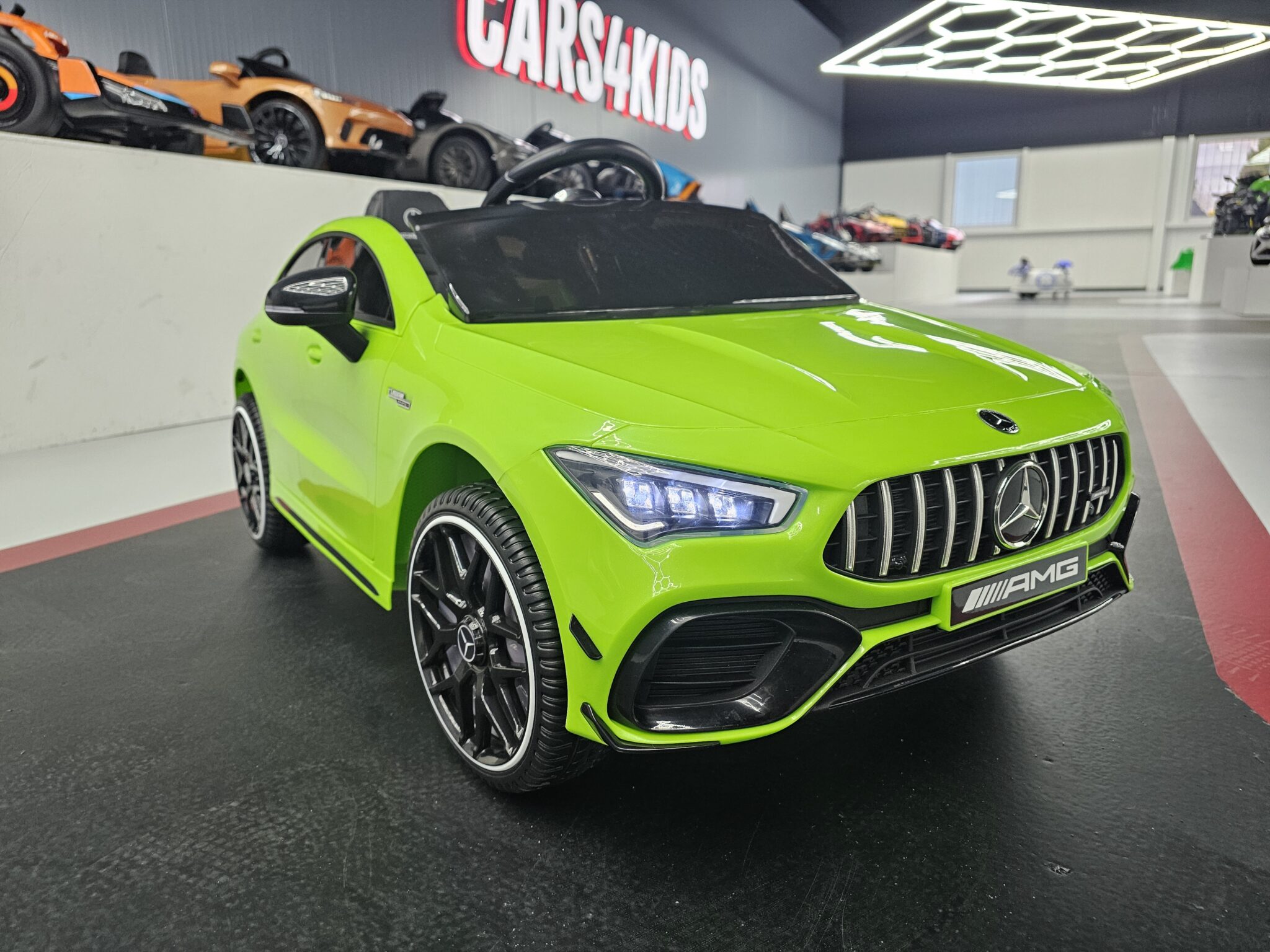 Kinderauto-Mercedes-CLA-45-groen Children's car Mercedes CLA 45 green - Image 1