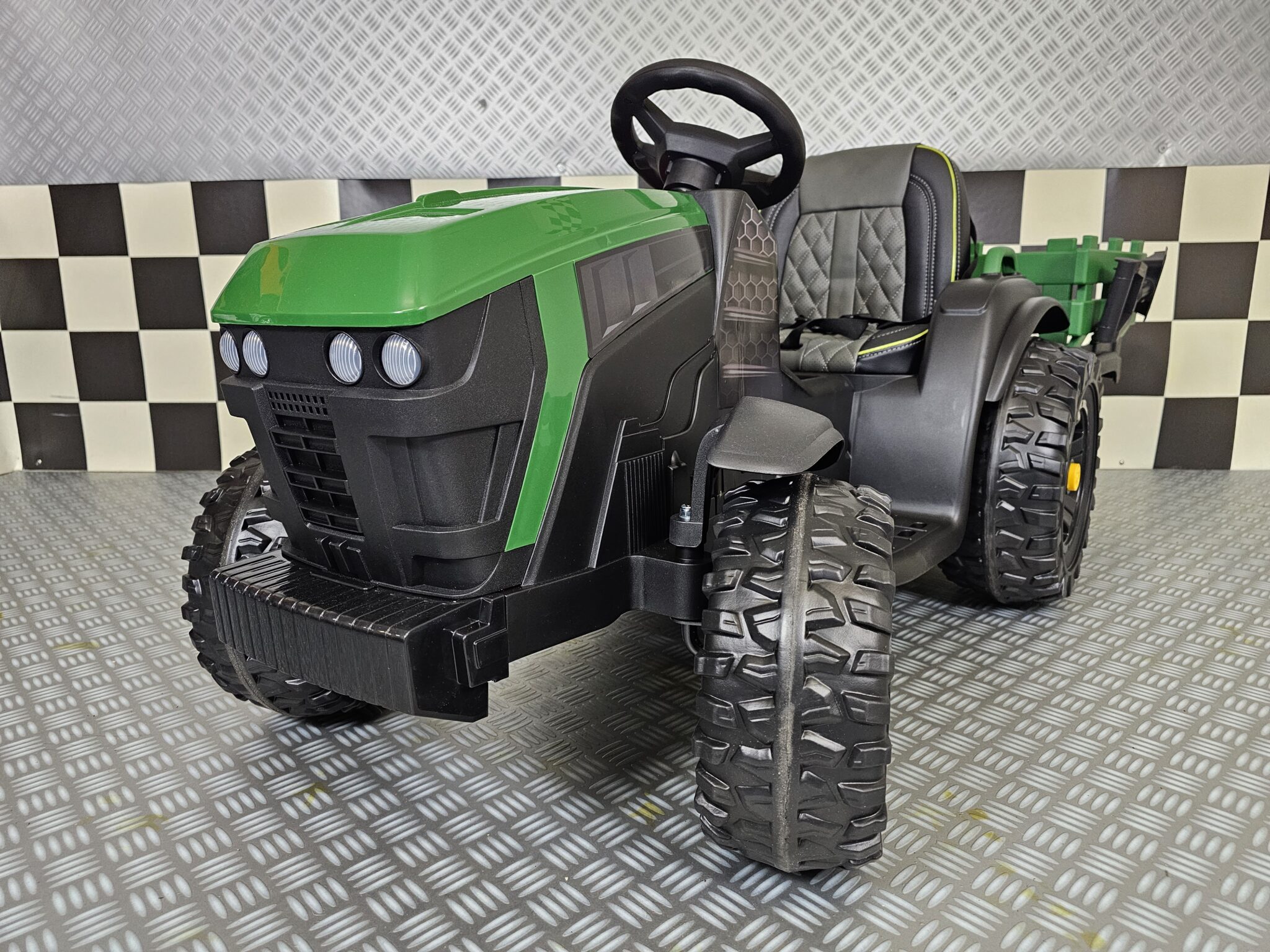 Kindertractor-Farmer-groen Children's tractor Farmer 12 volt green with RC - Image 1