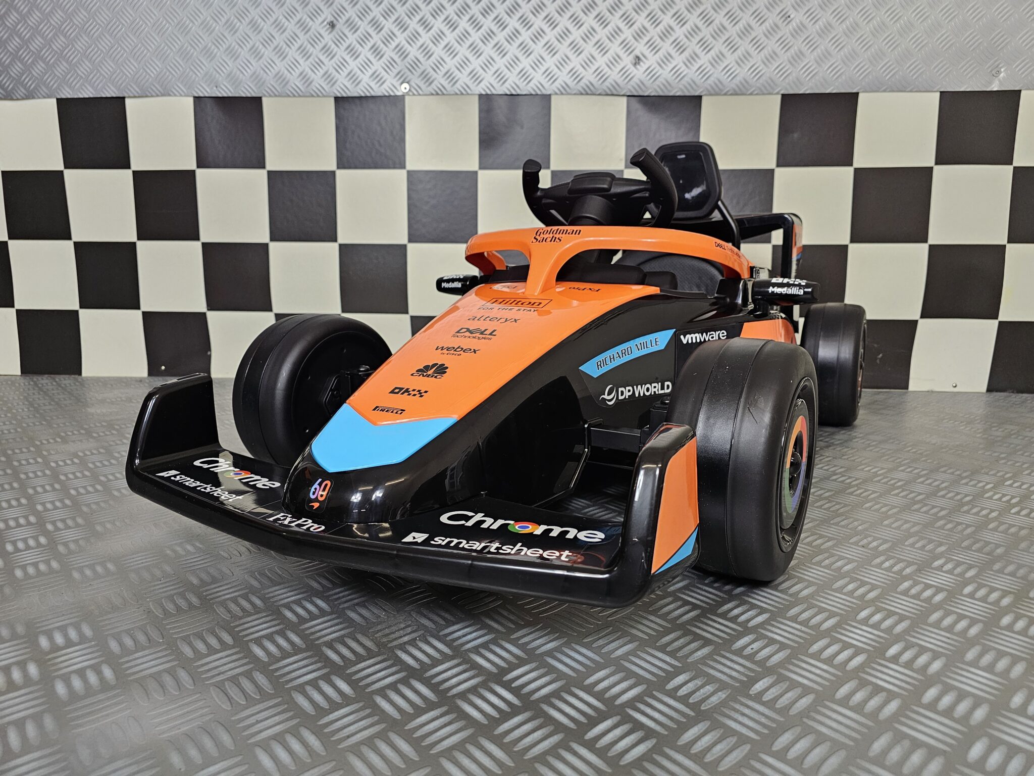 Mclaren-formule-1-kinderauto McLaren formula 1 electric children's car 12 volts - Image 1