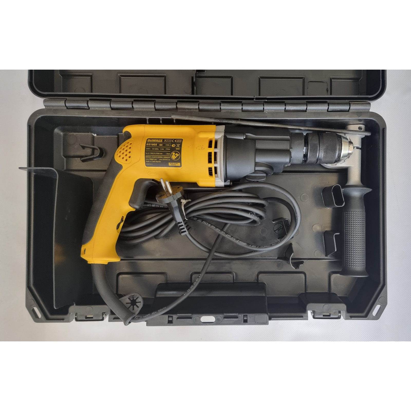 ekspozicinis-d21805k-dewalt-770-w-smuginis-greztuvas EKSPOZICINIS D21805K DeWALT 770 W smūginis gręžtuvas - Image 1
