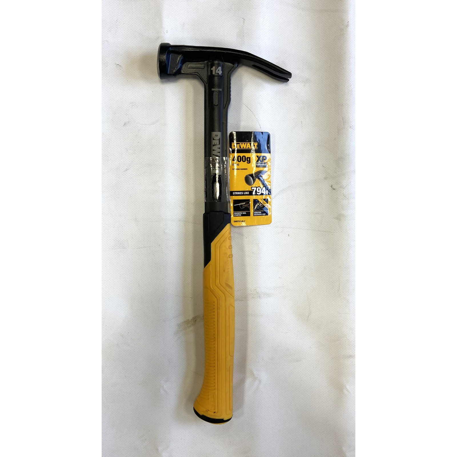 ekspozicinis-dwht51145-0-dewalt-plaktukas-400g Ekspozicinis DWHT51145-0 DeWALT plaktukas 400g - Image 1